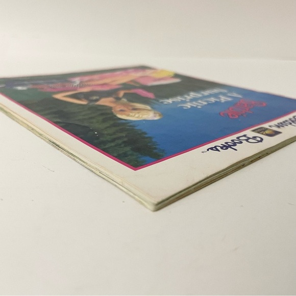 Vintage Barbie A Picnic Surprise Book - Picture 4 of 13